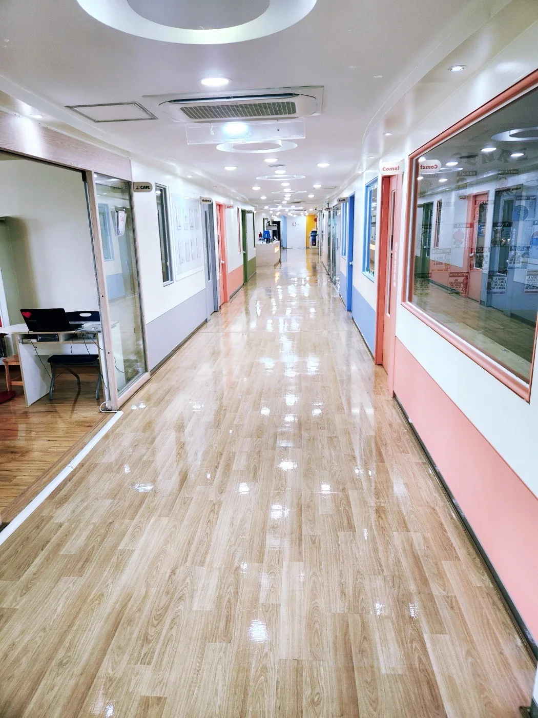 바닥 왁스코팅 작업 현장 5